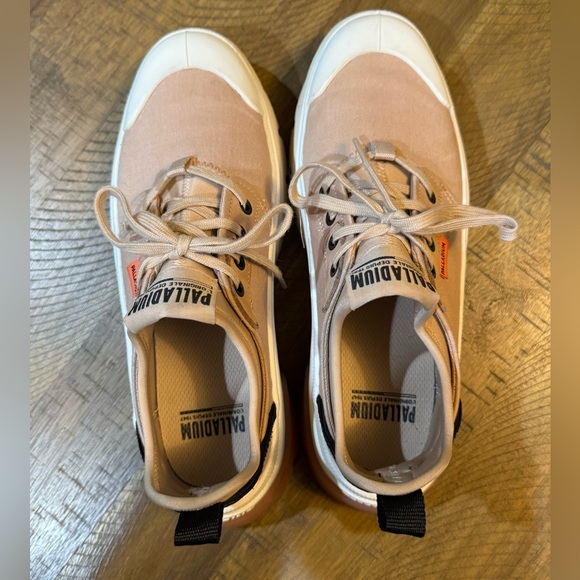 Palladium Pallawave Lo Metro Revolt Line Sneaker Boots in Like New Condition - Picture 10 of 16